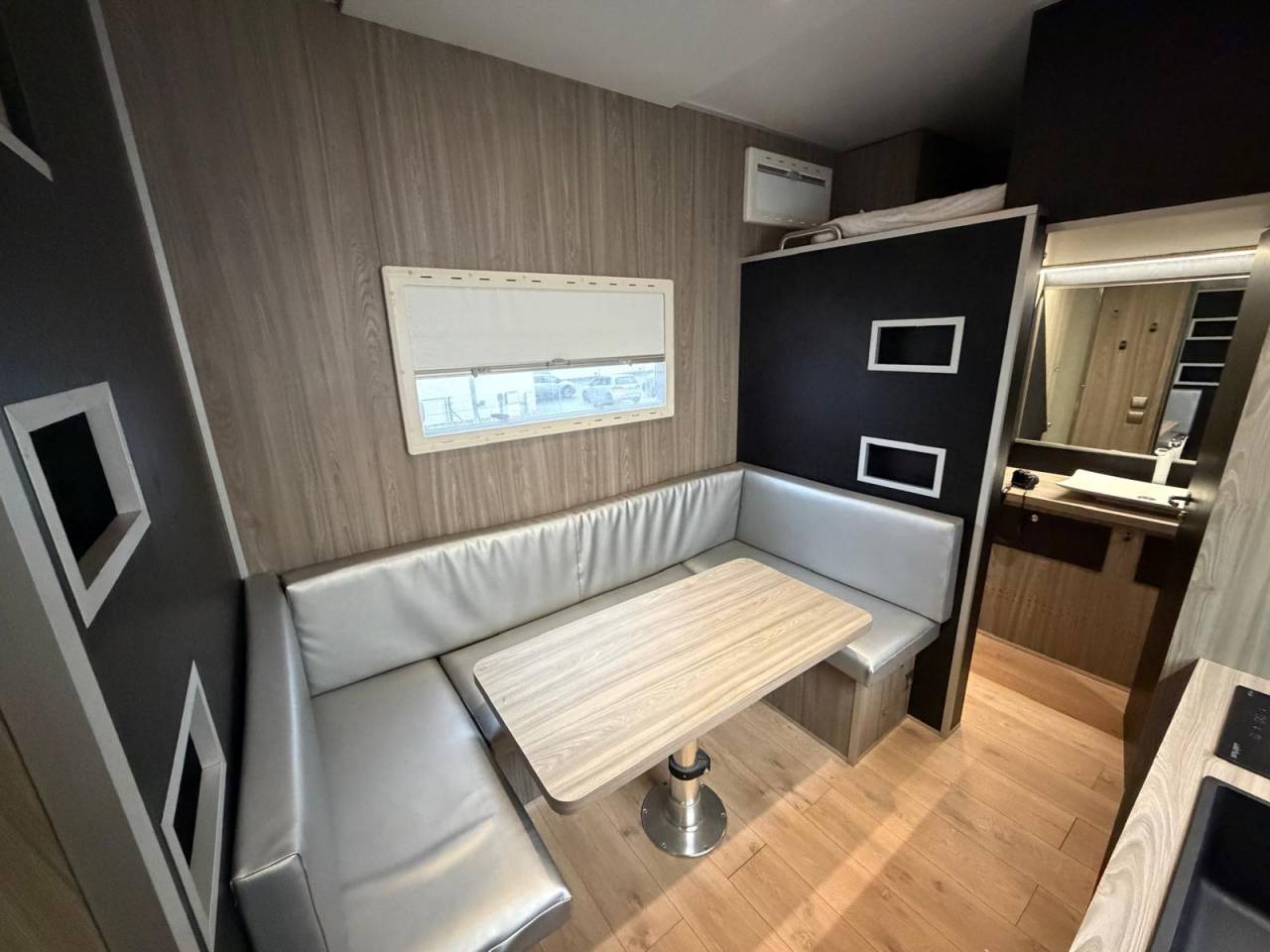 SEMIE REMORQUE 10P-APPARTEMENT LUXE 8P-SCANIA R520 V8