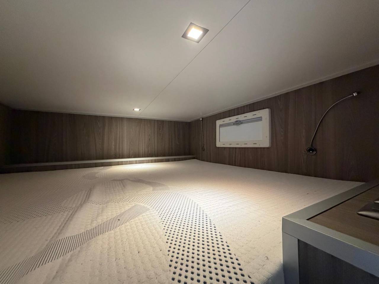 SEMIE REMORQUE 10P-APPARTEMENT LUXE 8P-SCANIA R520 V8