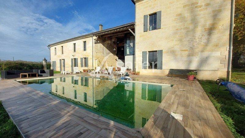 Rive droite BORDEAUX - propri&eacute;t&eacute; de CARACTERE pour amoureux de