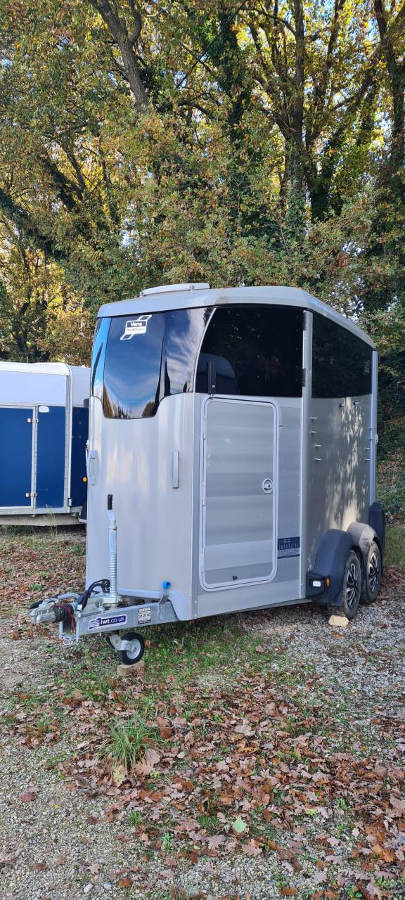 Van HBX Ifor Williams