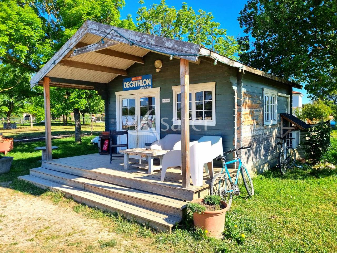 Belle structure &eacute;questre en activit&eacute; &agrave; reprendre, secteur MON