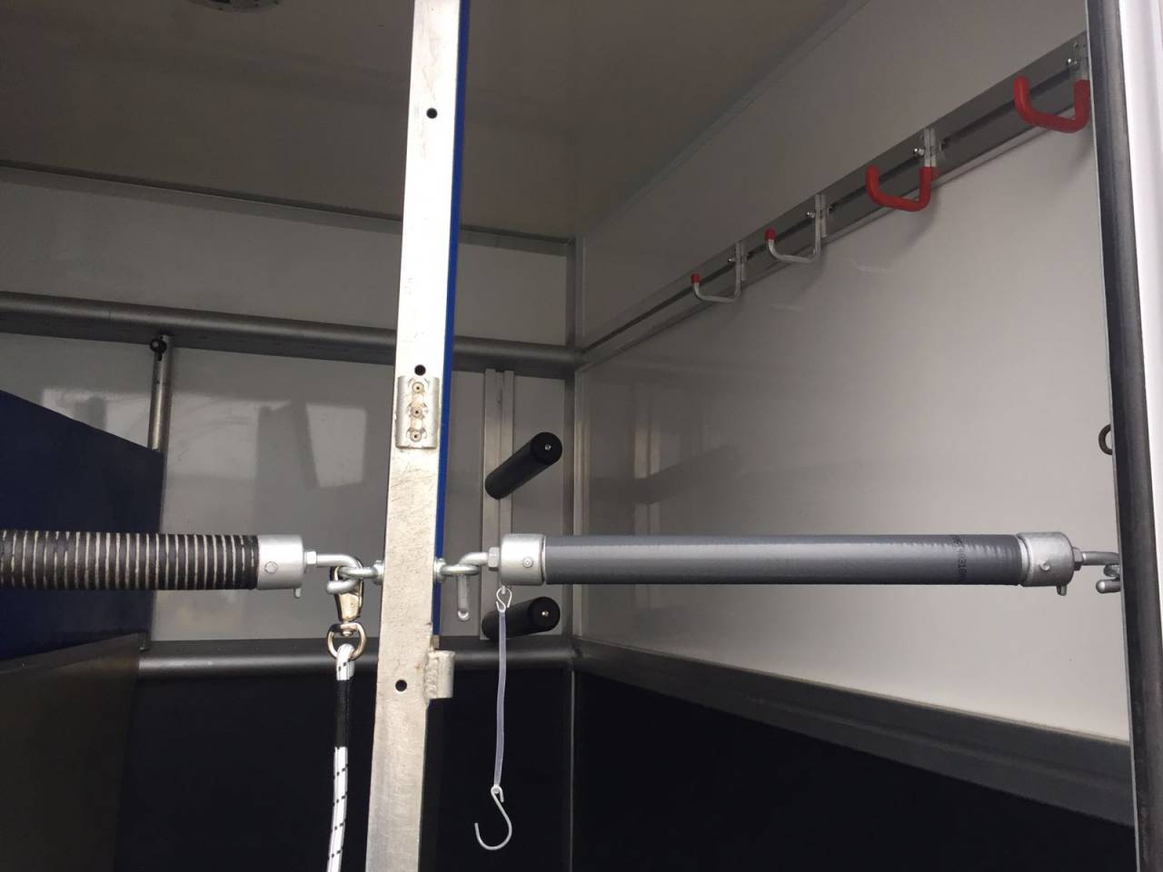 Camion pour chevaux avec mobilhome, MAN TGL 12.210