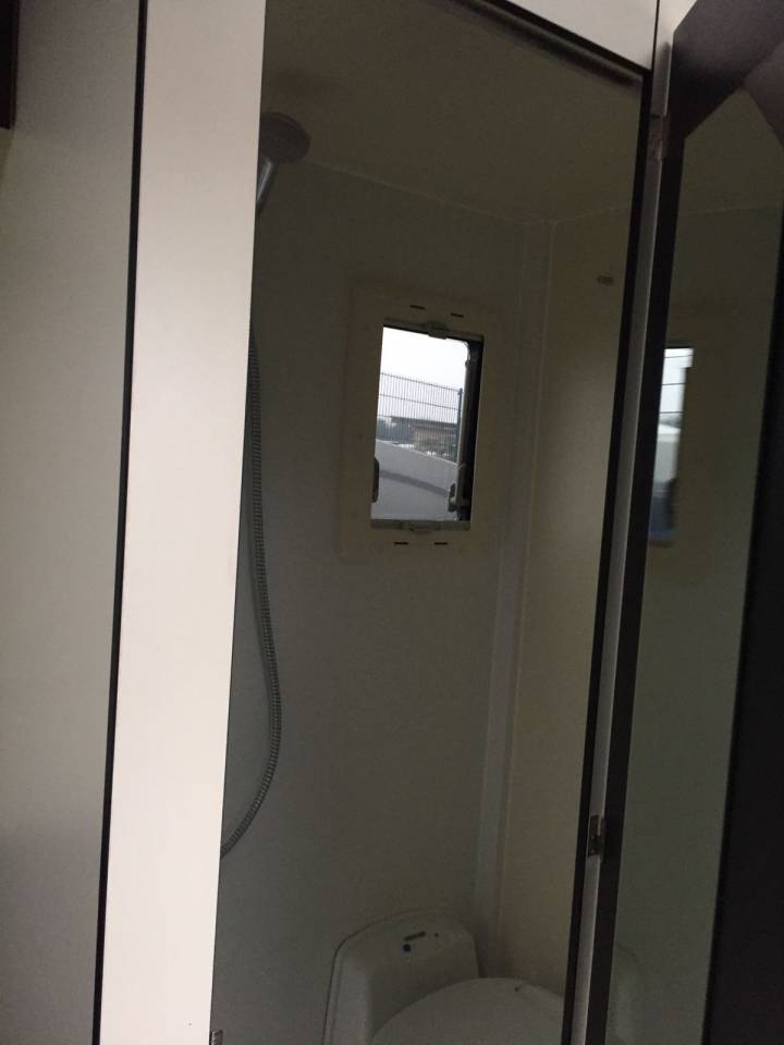 Camion pour chevaux avec mobilhome, MAN TGL 12.210