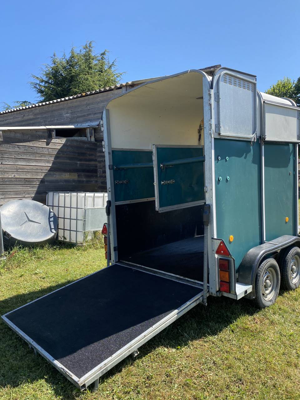 VAN  2 GRANDES PLACES - MARQUE IFOR WILLIAMS