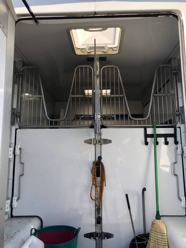 Camion VL Barbot 2 chevaux