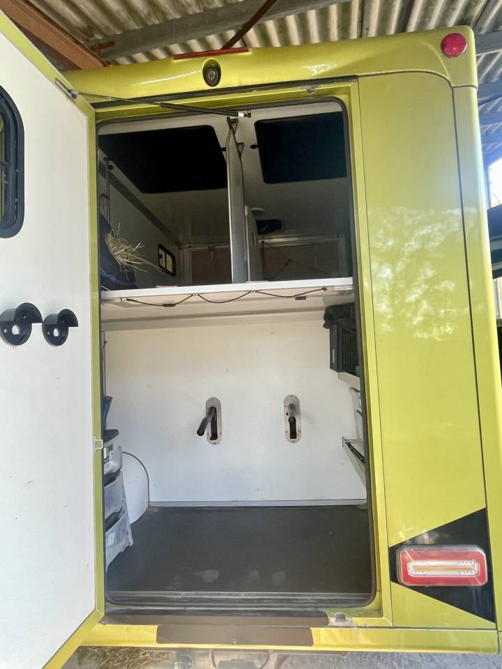 VL 2 chx 2018 102000km 1280kg charge utile