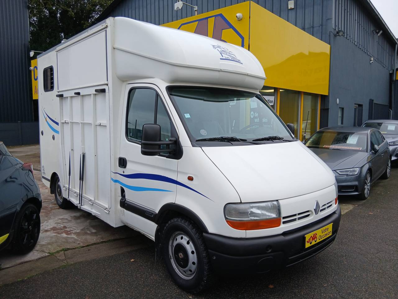 RENAULT MASTER 2.8 dTi Transport pour deux chevaux