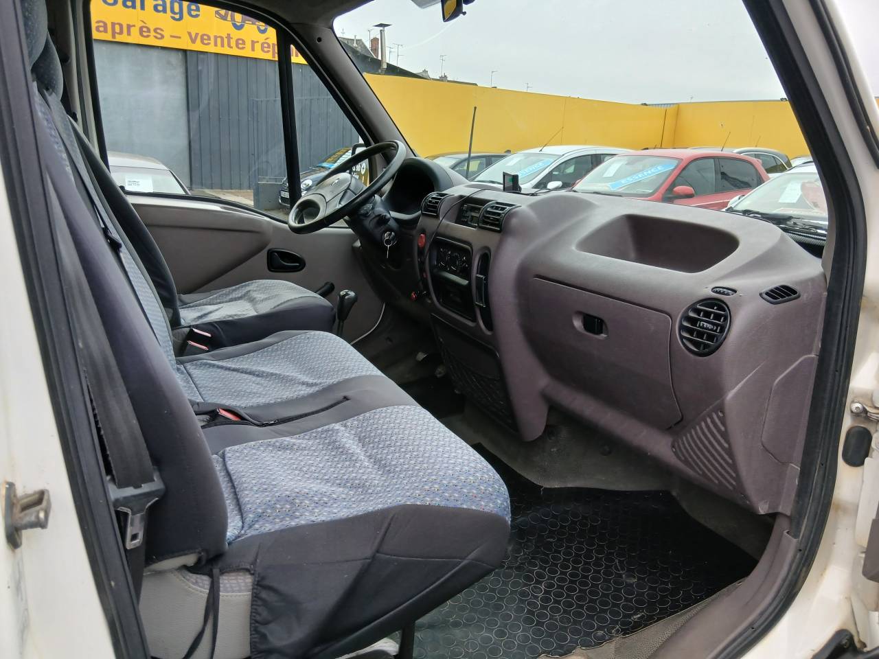 RENAULT MASTER 2.8 dTi Transport pour deux chevaux