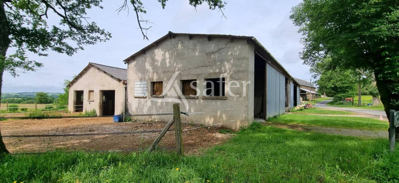 Propri&eacute;t&eacute; &eacute;questre sur 6ha50 en Aveyron
