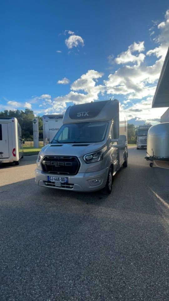 CAMION VL STX - 2 chevaux