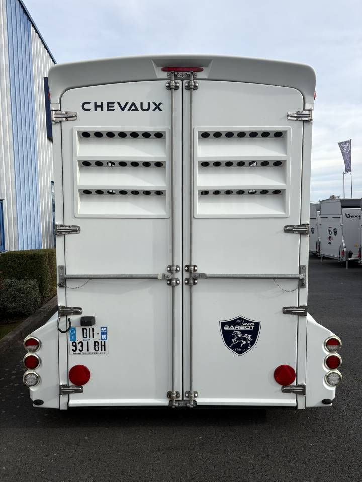 VAN 2 PLACES STALLES BARBOT CENTAURE 4000