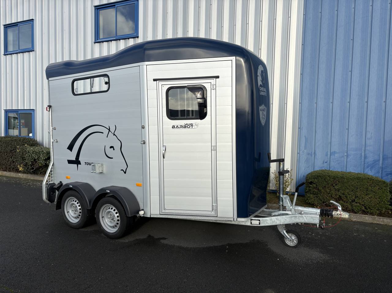 VAN 2 PLACES CHEVAL LIBERTE TOURING JUMPING