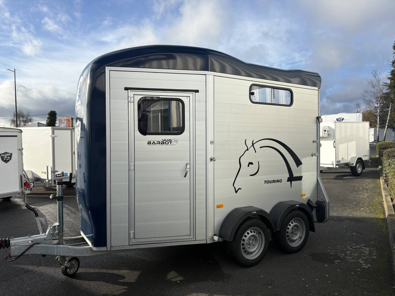 VAN 2 PLACES CHEVAL LIBERTE TOURING JUMPING