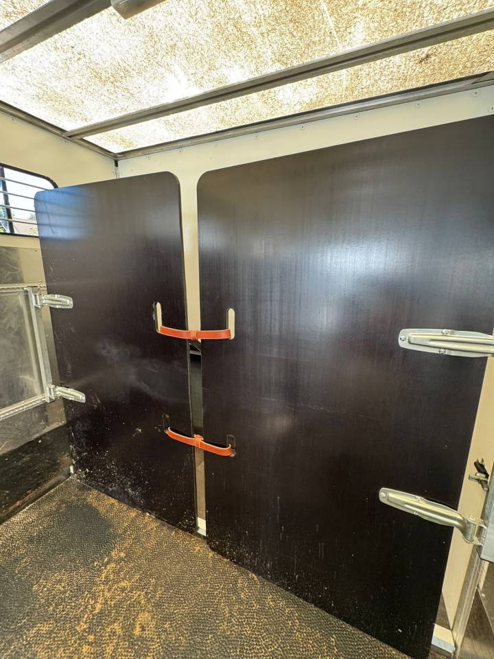 DAF – PL – 10 places chevaux 