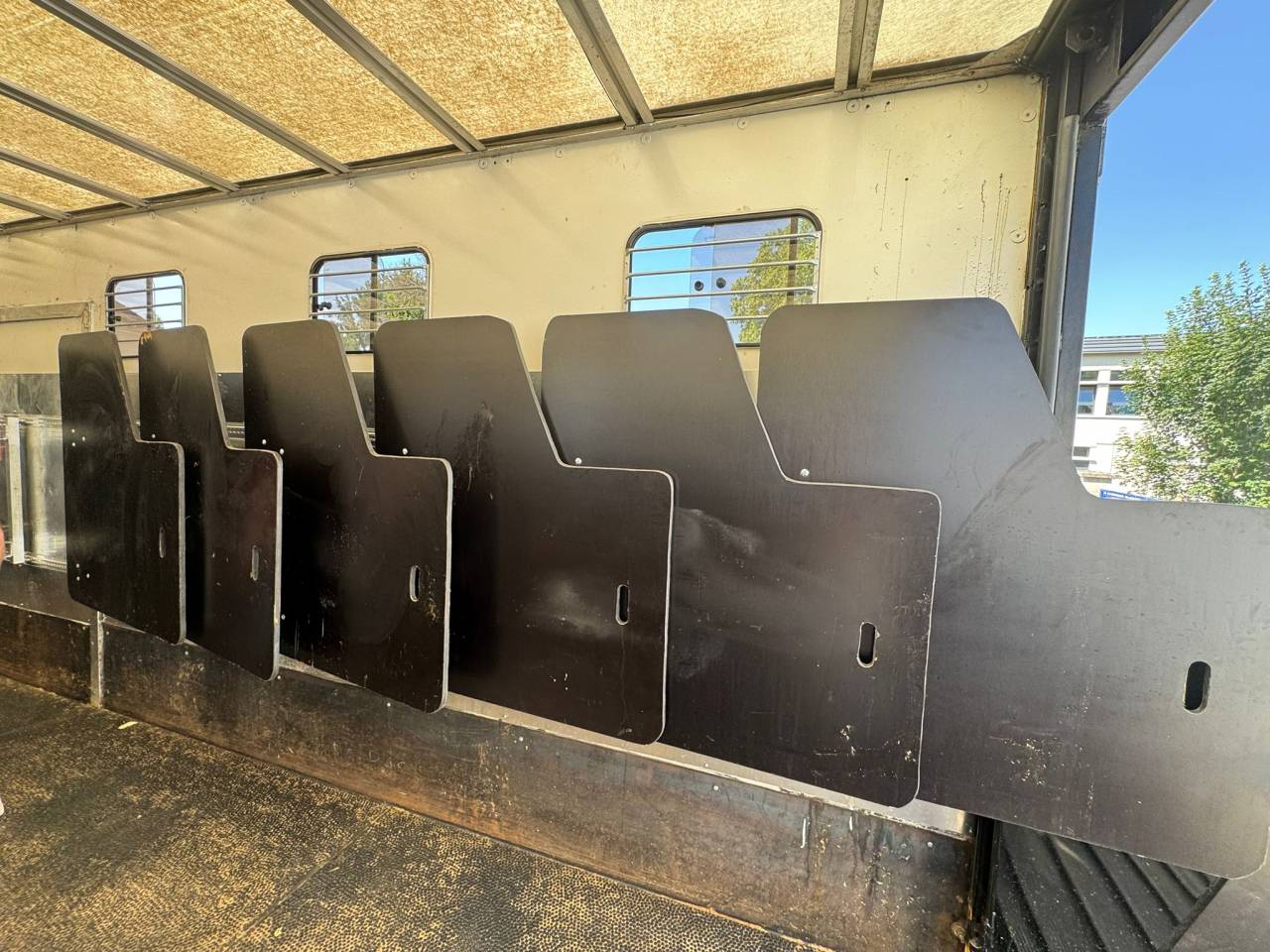 DAF – PL – 10 places chevaux 