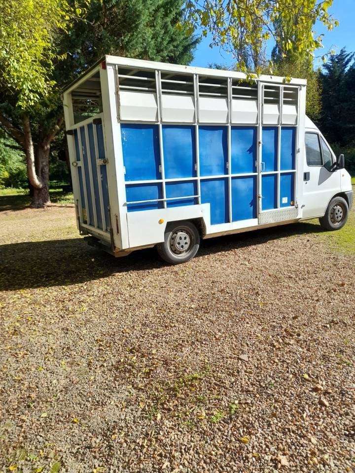 Vends camion bétaillère en l’état 