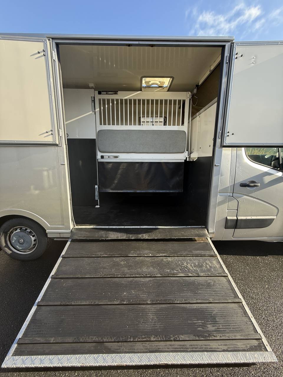 CAMION CHEVAUX VL 2 Places en stalle 