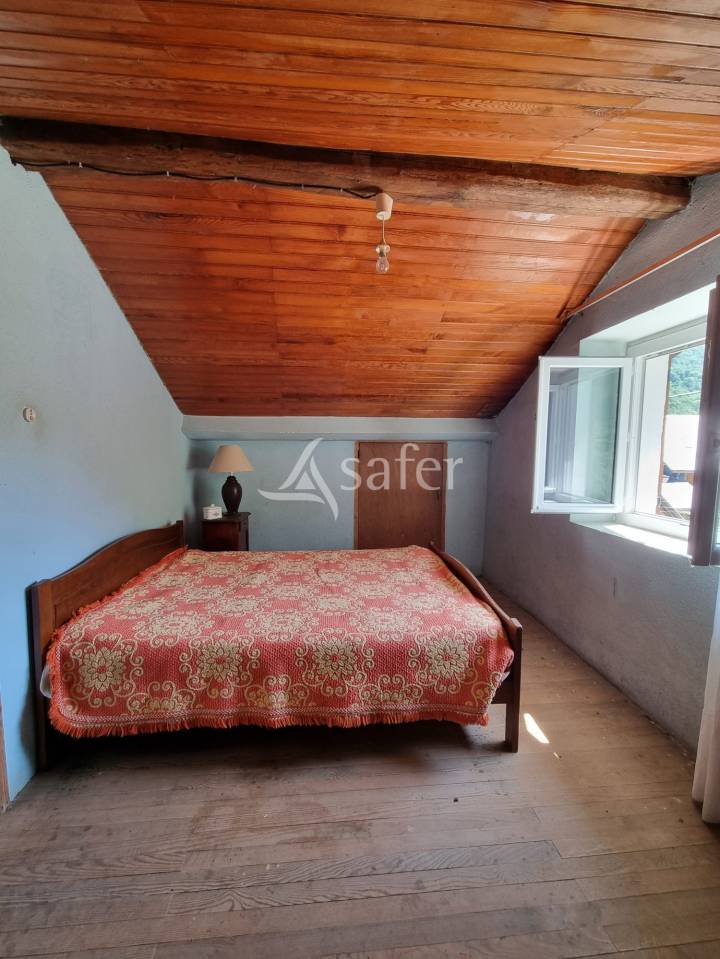 Propri&eacute;t&eacute; agricole sur 7 ha dans la vall&eacute;e du Garbet