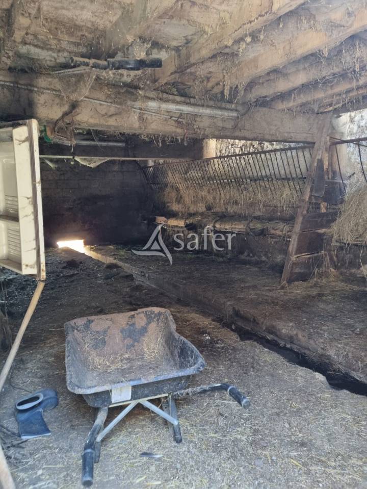 Propri&eacute;t&eacute; agricole sur 7 ha dans la vall&eacute;e du Garbet