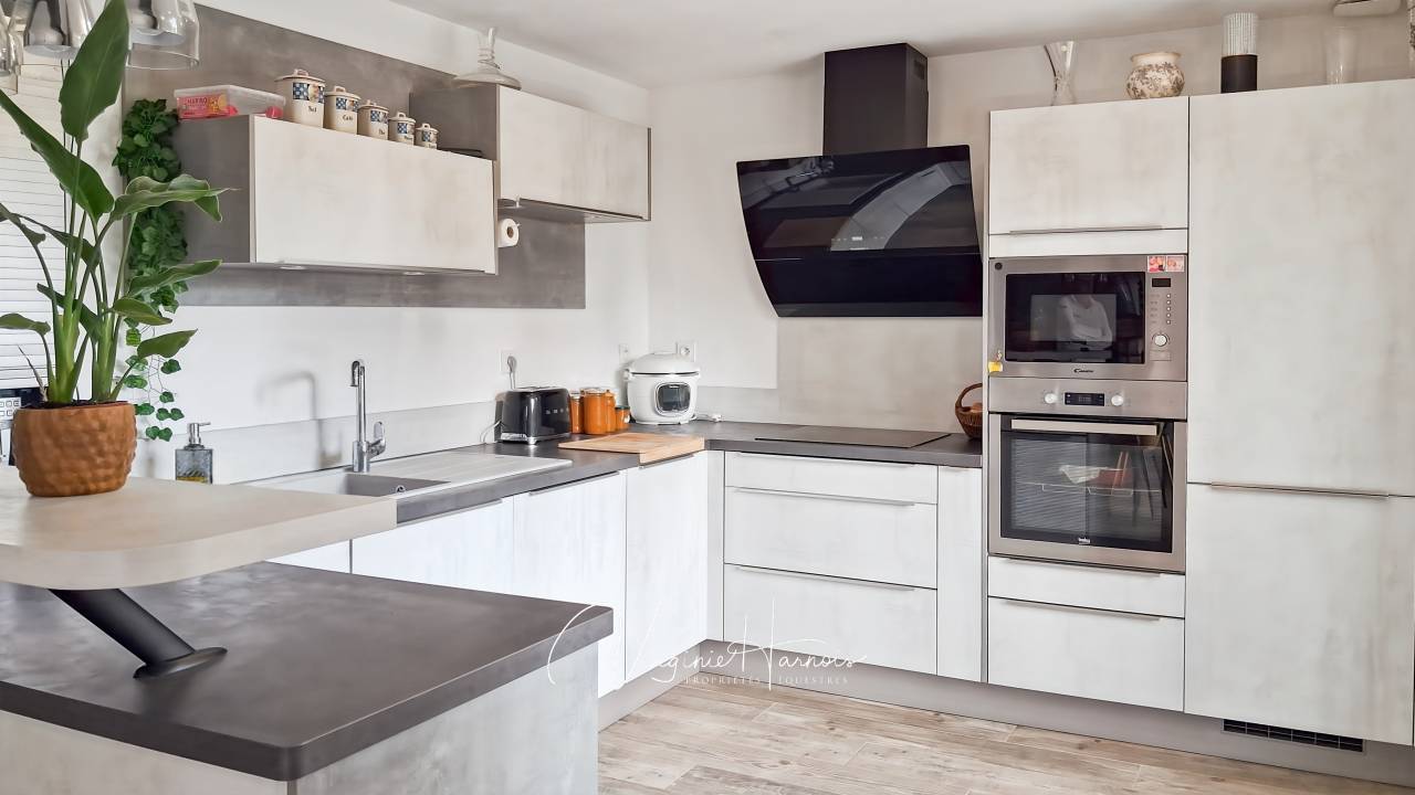 Jolie maison sur 2.40 ha de pâture proche Falaise.