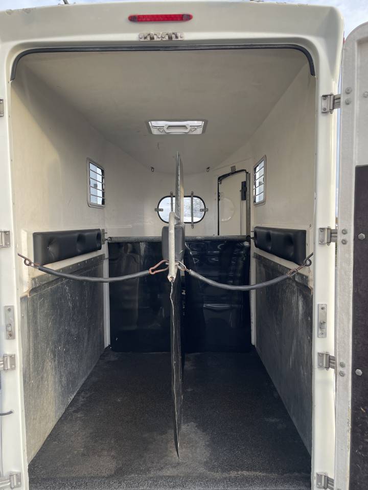 van 2 places  BARBOT