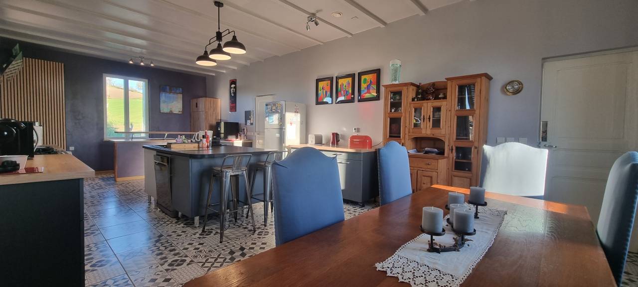 A vendre dans le Lot. Propri&eacute;t&eacute; &agrave; la campagne 