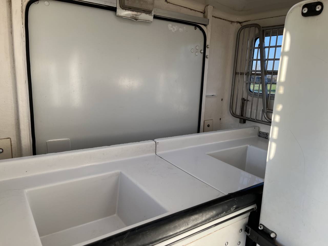 VEND Camion VL 2 chevaux avec 5 places cabine