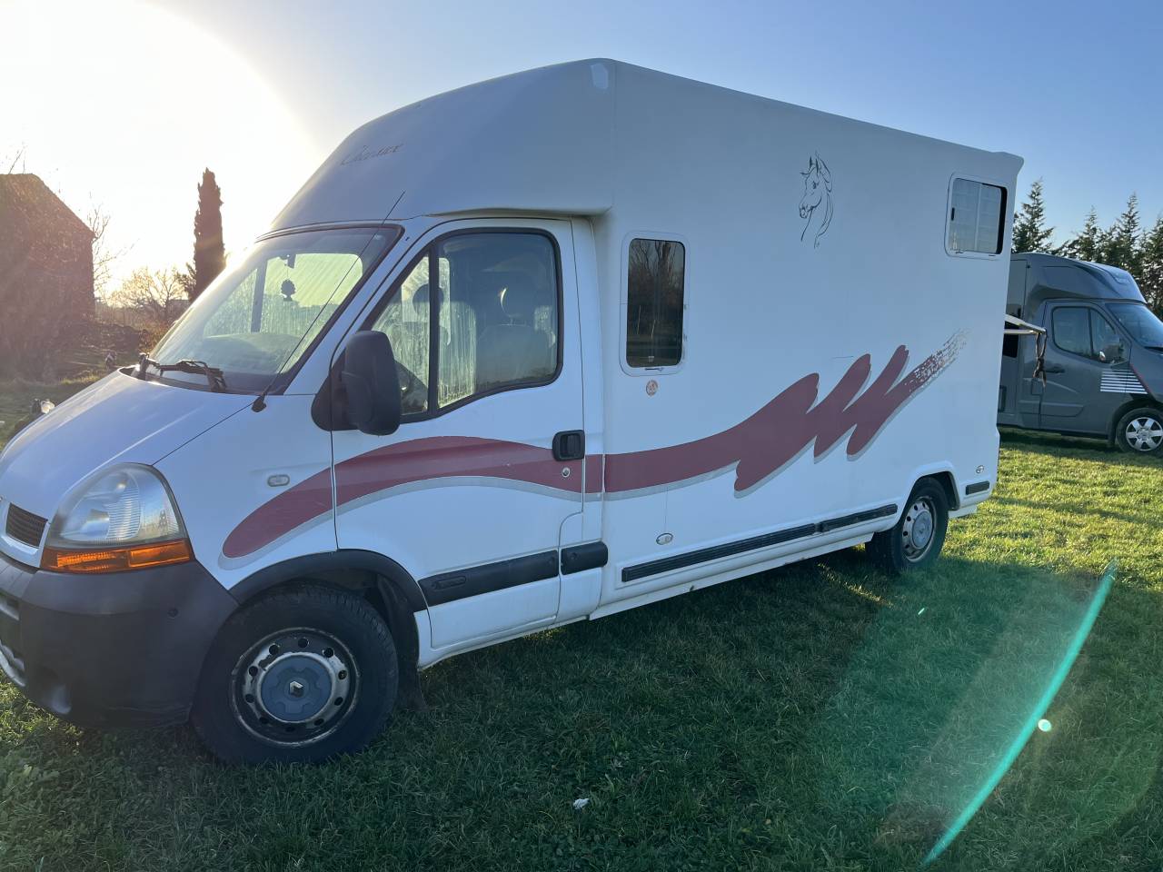 VEND Camion VL 2 chevaux avec 5 places cabine