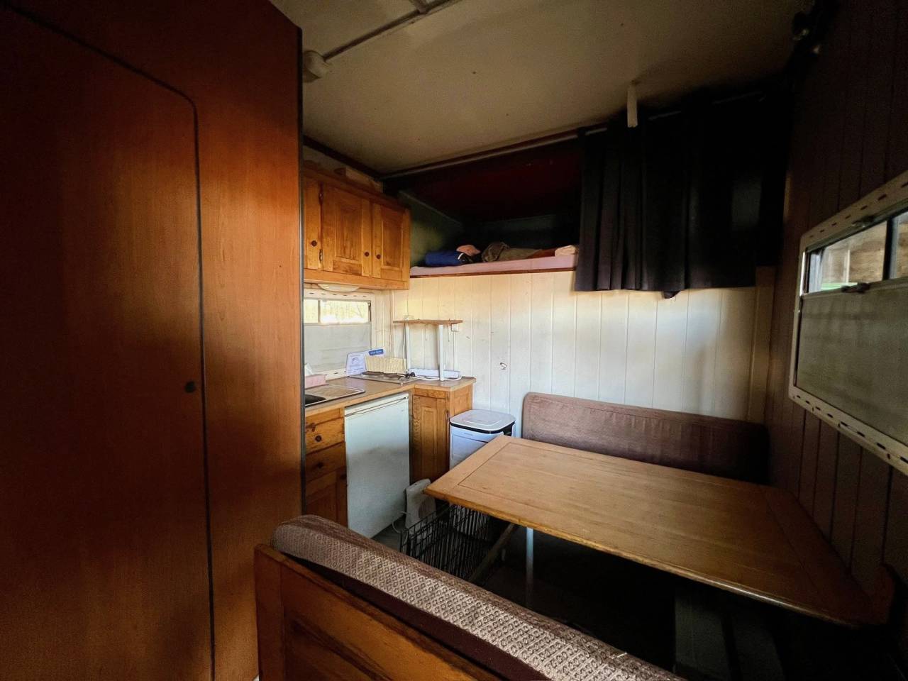 Camion PL chevaux 8 places + appartement 4 couchages 