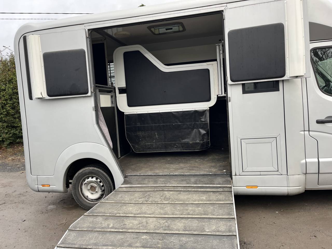 Camion VL Stx 150 ch dci. 5 pl cabine.95000 km