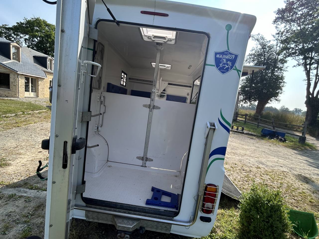 propose transport de chevaux avec chauffeur