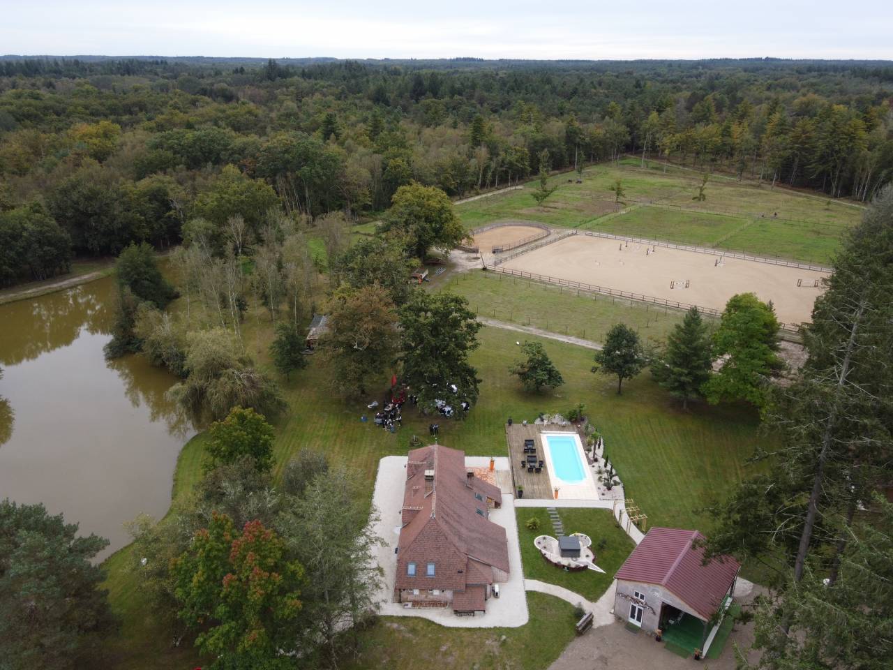 Recherche Cavalier(&egrave;re) Pro - Location d'une &eacute;curie 