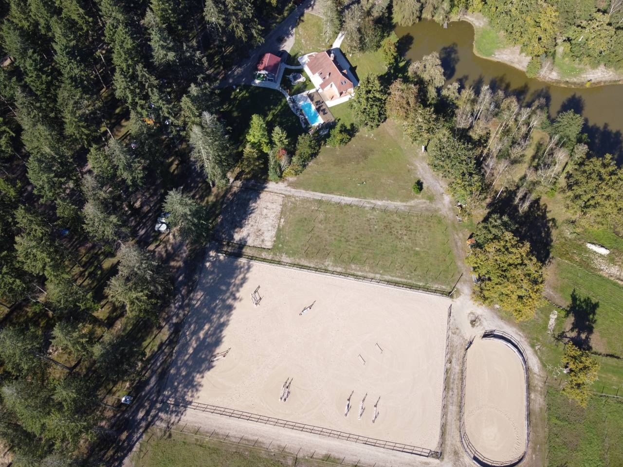 Recherche Cavalier(&egrave;re) Pro - Location d'une &eacute;curie 