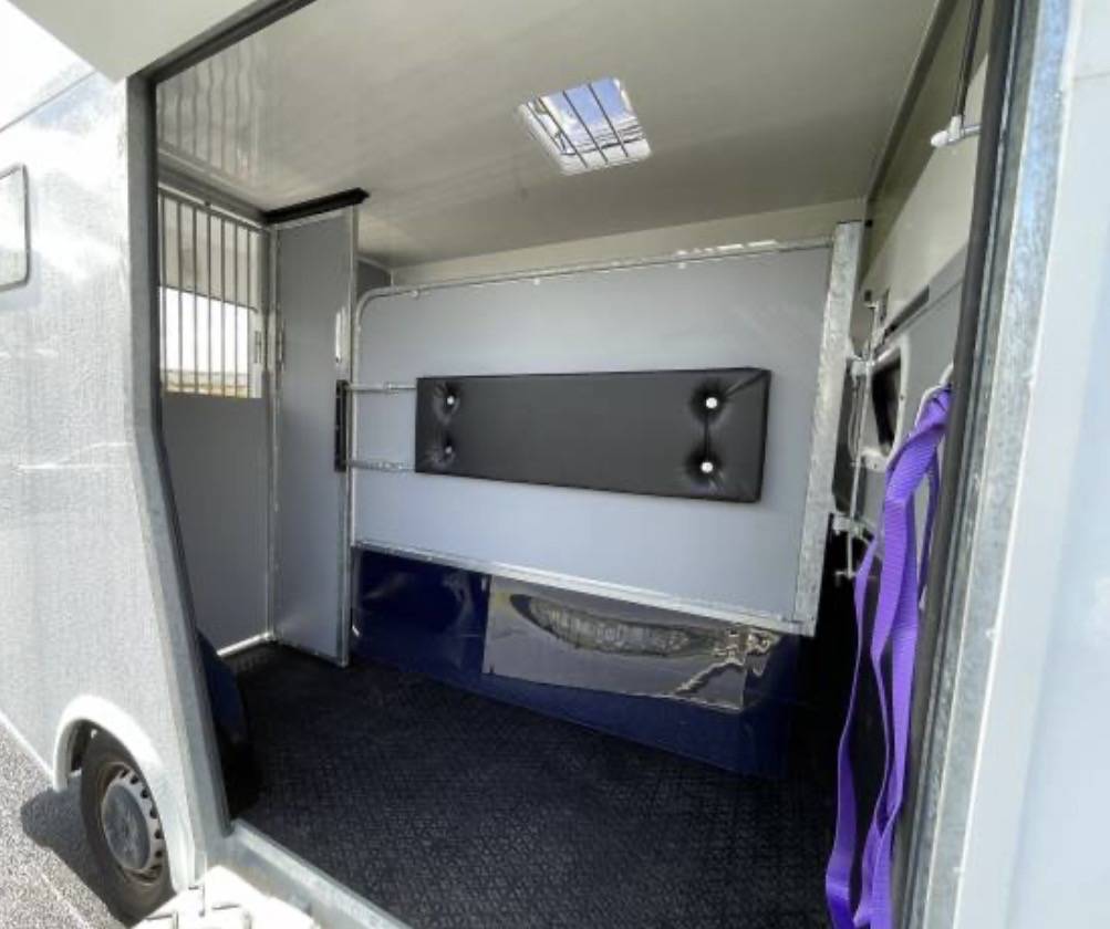 Achat ou location camion chevaux 2 places 