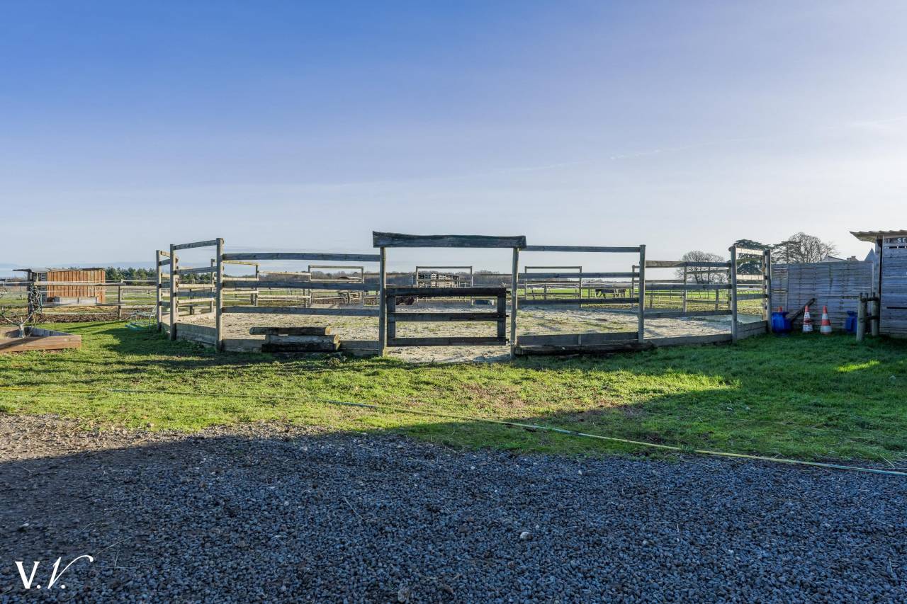 Belle propri&eacute;t&eacute;s &eacute;questres &agrave;  proximit&eacute; de Bl&eacute;r&eacute; 