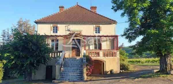 Propri&eacute;t&eacute; dans la Vall&eacute;e du Lot, en zone AOC Cahors