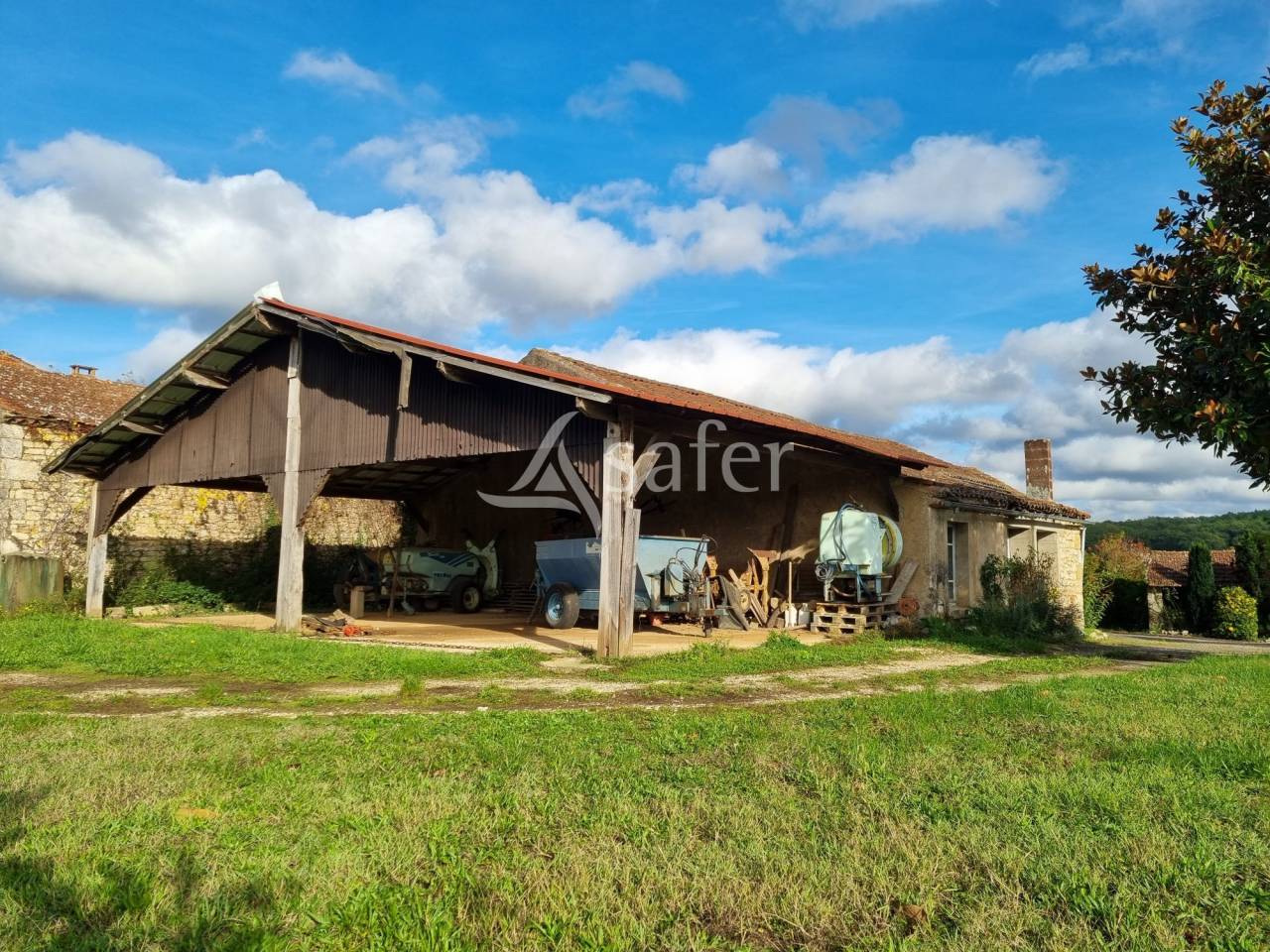 Propri&eacute;t&eacute; dans la Vall&eacute;e du Lot, en zone AOC Cahors