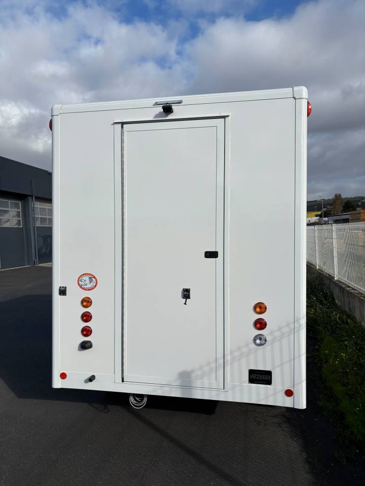 63 - LOCATION CAMION A CHEVAUX 2 PLACES 