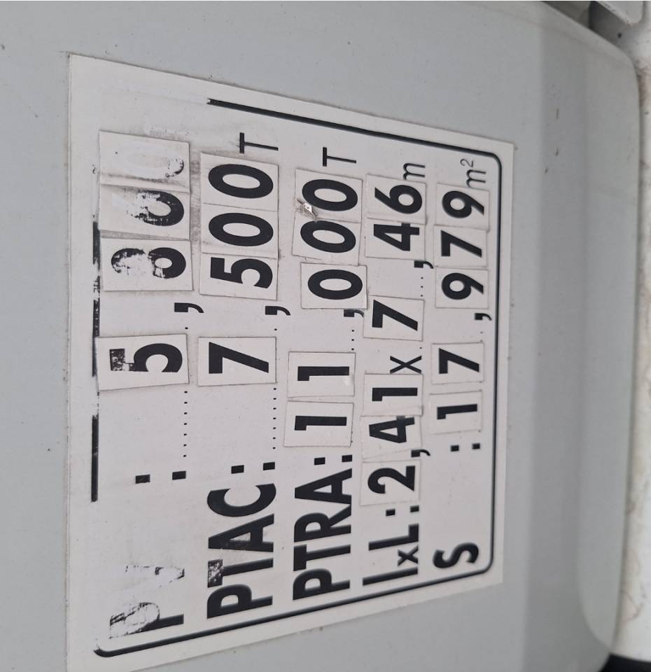 Renault Midlum 180dci     2004.  5 chevaux 