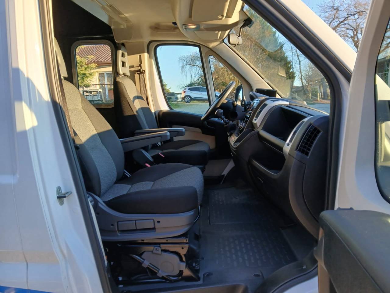 Vends camion VL Fiat Ducato excellent &eacute;tat / 180Ch 