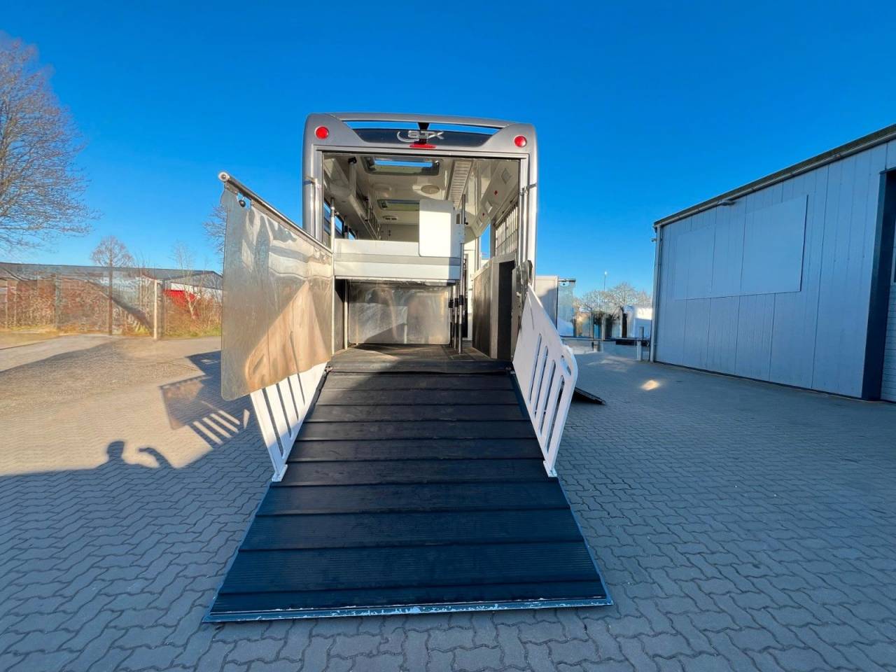 MERCEDES-BENZ ACTROS 2651 STX POP OUT