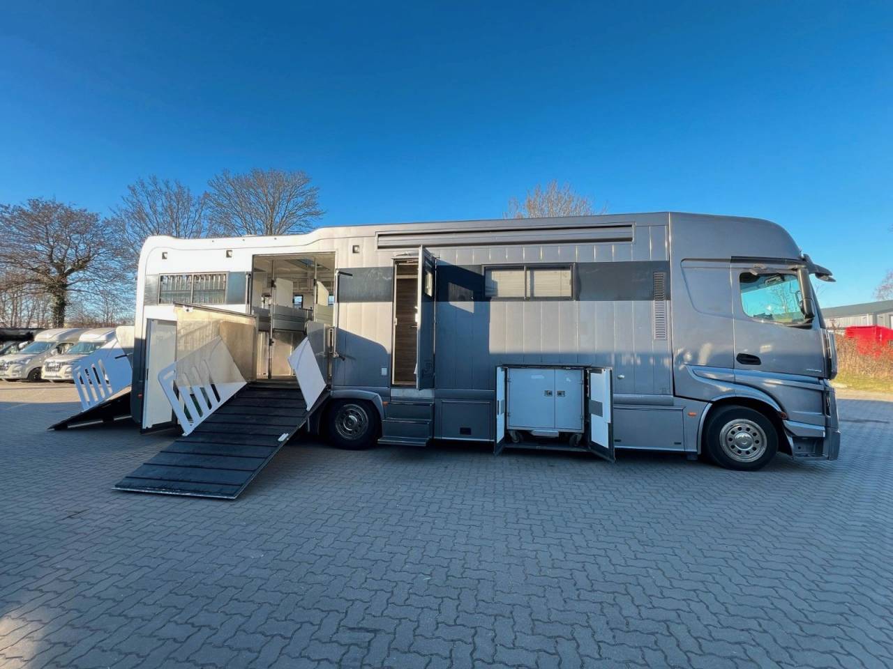 MERCEDES-BENZ ACTROS 2651 STX POP OUT