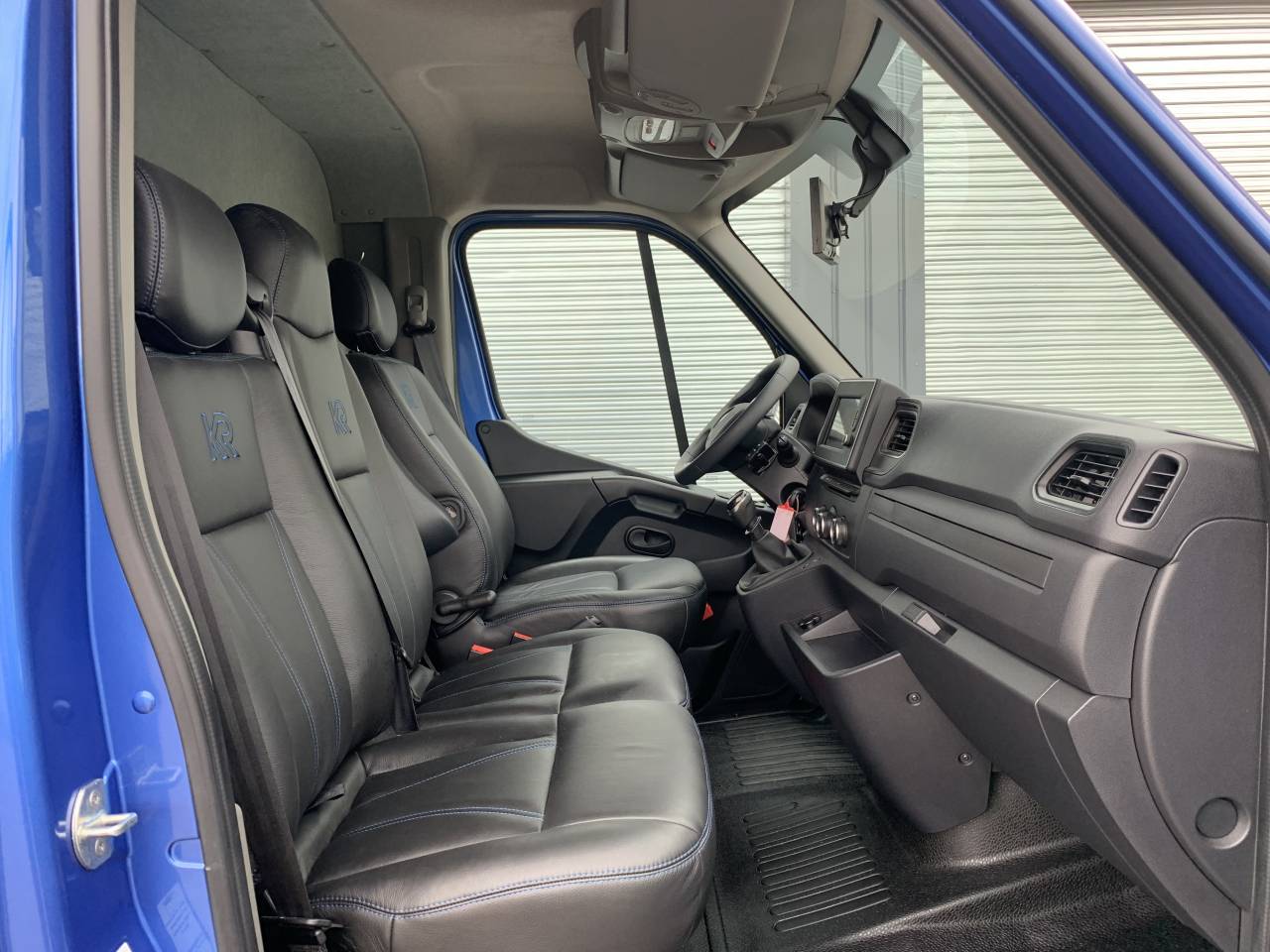 Camion chevaux KRISMAR stalles 