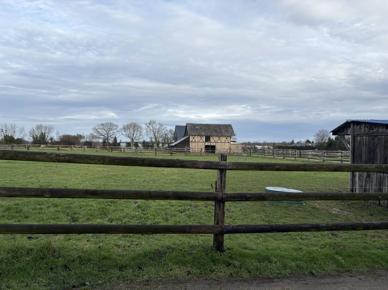 &Eacute;curie d'&eacute;levage - 8ha aux portes de Lisieux