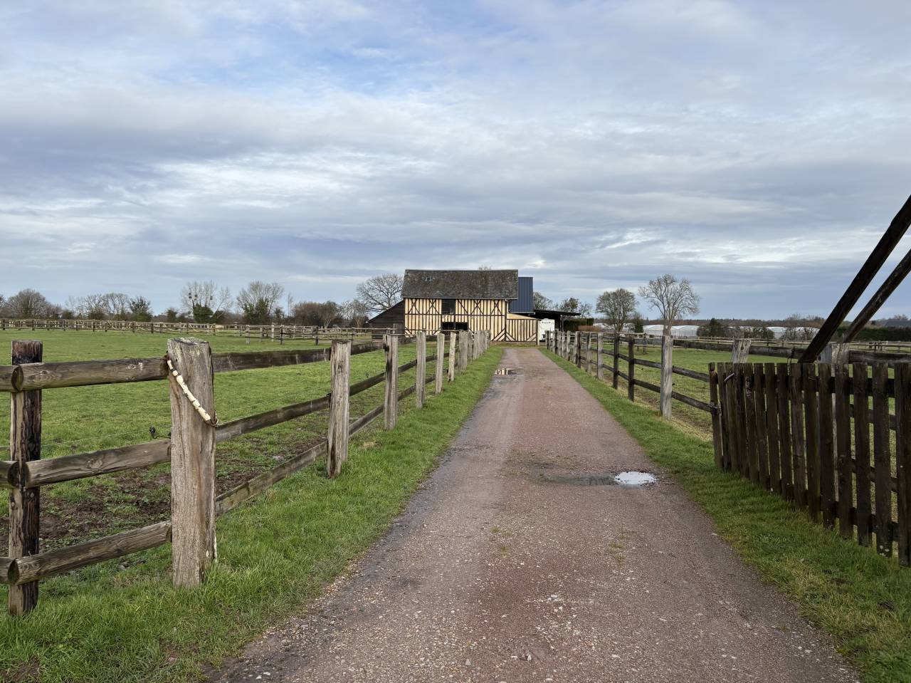 &Eacute;curie d'&eacute;levage - 8ha aux portes de Lisieux