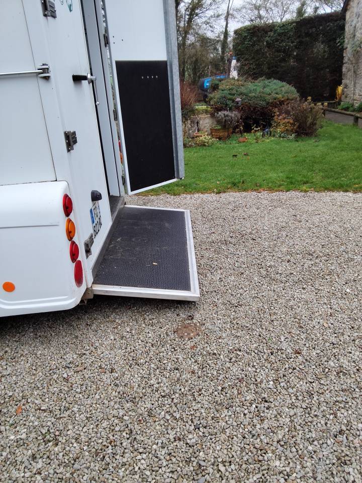 Van 2 places en parfait &eacute;tat - R&eacute;vis&eacute;