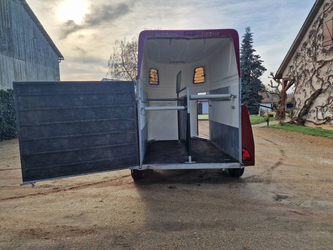 VAN 2 PLACES "GRANDS CHEVAUX"