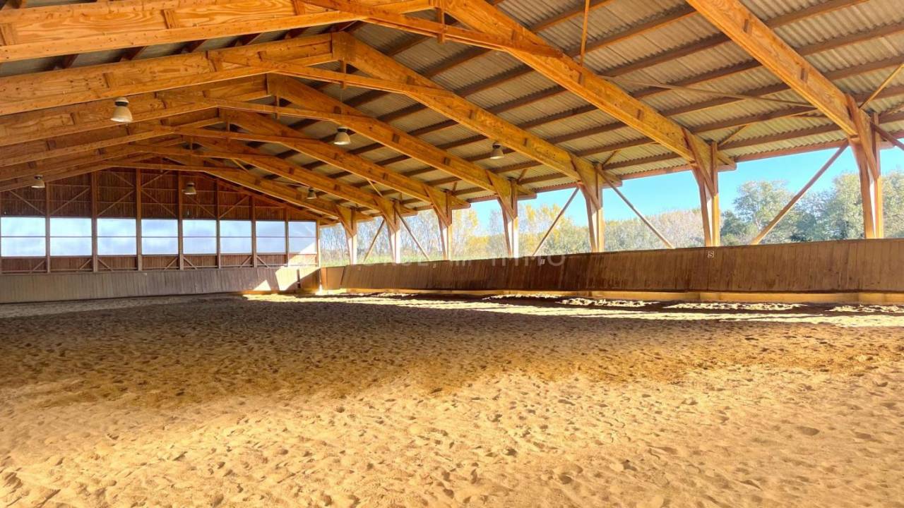 Gard - Domaine &eacute;questre sur 6 hectares