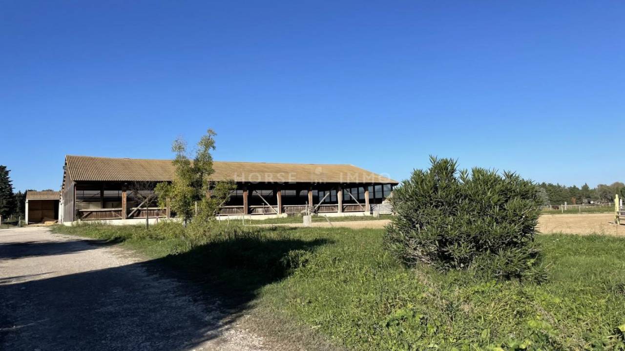 Gard - Domaine &eacute;questre sur 6 hectares