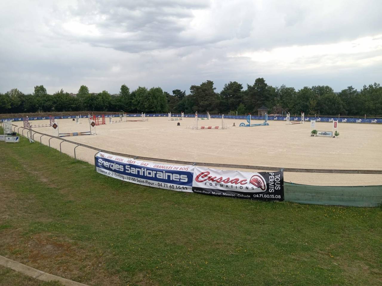 ? Pension chevaux &ndash; places box disponibles